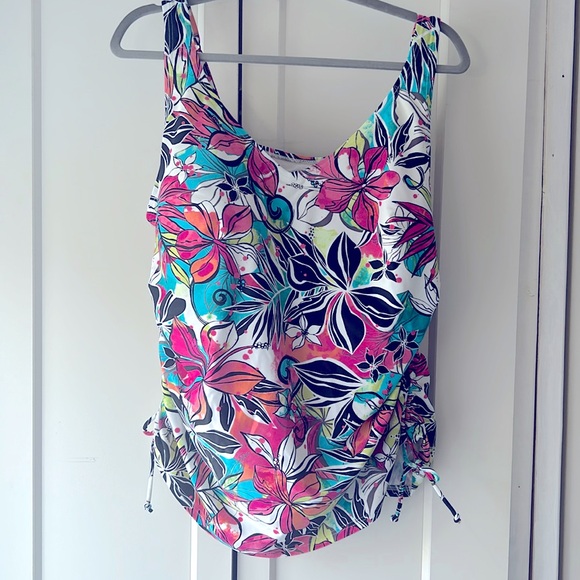 croft & barrow Other - Swim top, Croft & Barrow 22W Bright multi colors SALE